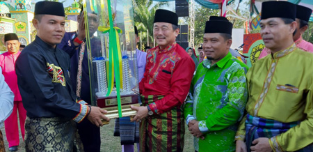 MTQ Tingkat Kabupaten Kuansing Ditutup, Juara 1 Tilawah Dewasa Raih Hadiah Umrah